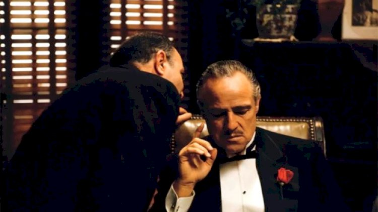    “Xaç atası”nın smokinqi hərraca çıxarılır   