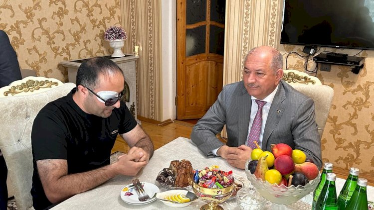    İcra başçısı qazinin evinə getdi, problemləri ilə maraqlandı - FOTOLAR   
