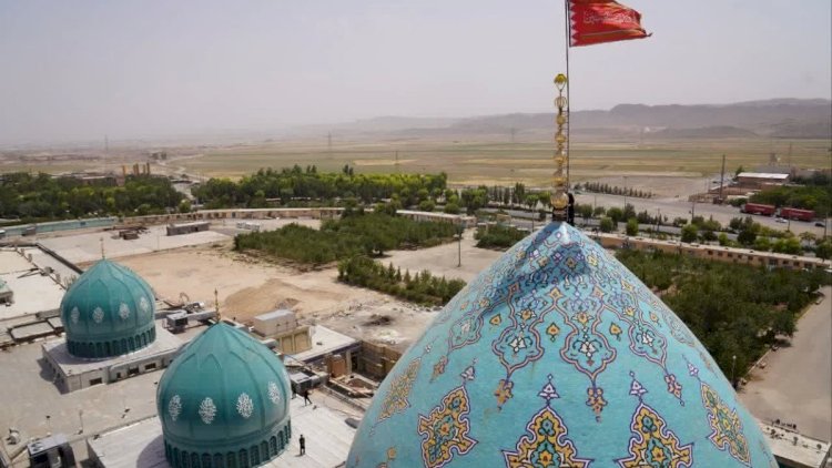   İranda məscidin üzərində qisas bayrağı qaldırıldı   