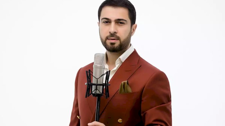    Namiq canlı oxumayan həmkarlarını qınadı   