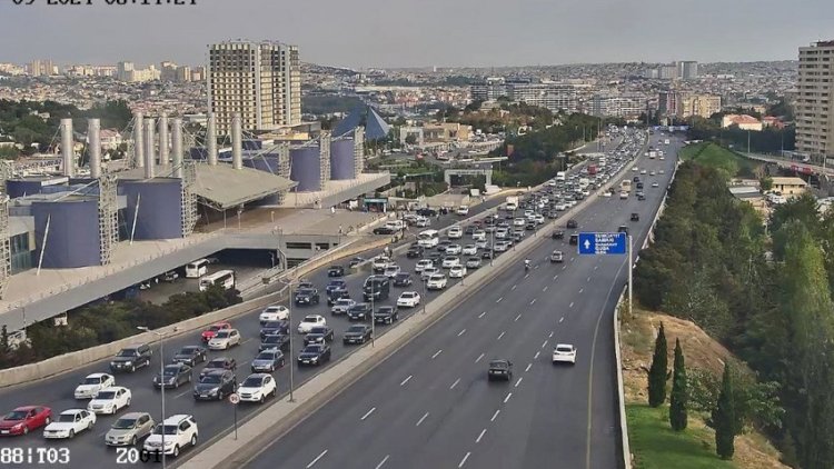    Paytaxtın bu yollarında sıxlıq var - SİYAHI   