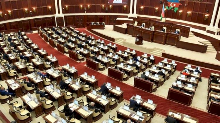    6 milyon 334 min nəfərə cəmi 125 deputat    