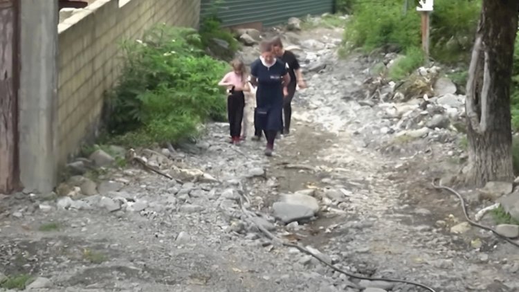    Oğuzda sel yolu dağıtdı - Video   