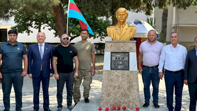    İcra başçısı şəhid Milli Qəhrəmanın anım günündə   - Fotolar