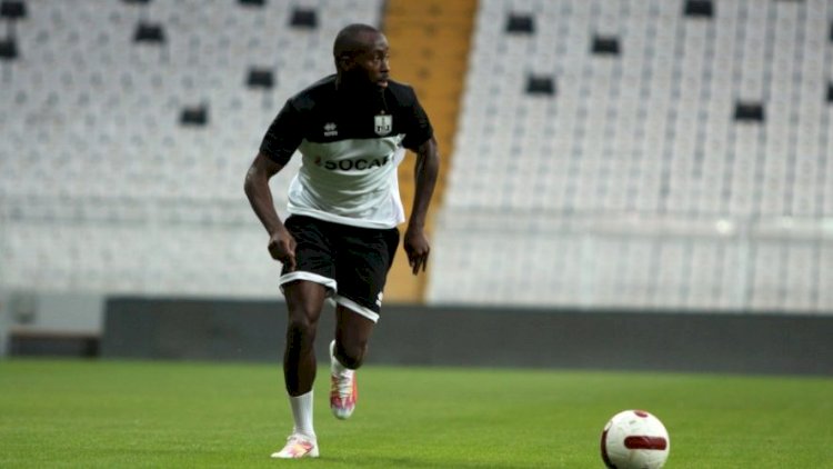    “Neftçi”də görüş: Futbolçu azarkeşlərdən üzr istədi   