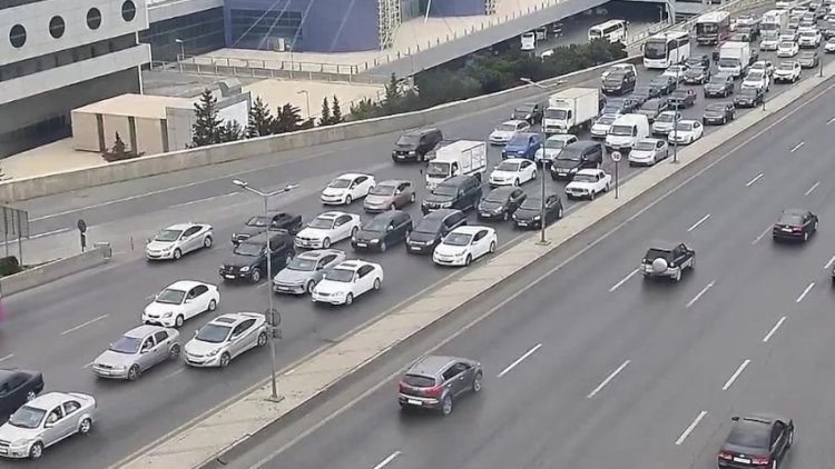    Bu yollarda sıxlıq var - SİYAHI   
