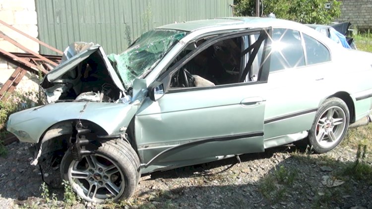    BMW ağaca çırpıldı, sürücü öldü    