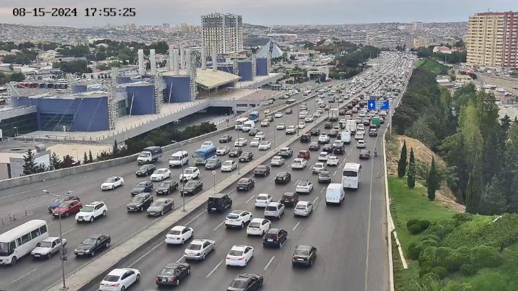    Sürücülərin nəzərinə: Bakının bu yollarında tıxac var   