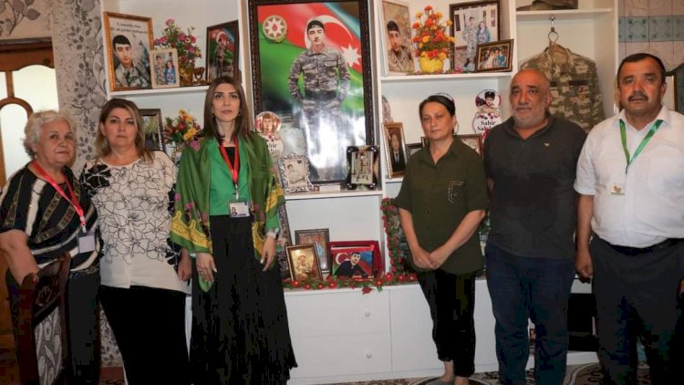    Günay Ağamalı Salyanda Şəhid Sabir Salahovun ailəsini ziyarət etdi - Video   