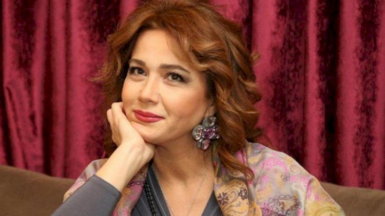    Xalq artistinin makiyajsız halı diqqət çəkdi - FOTO    