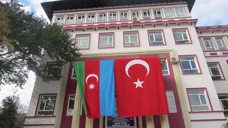    Anadolu Liseyində Azərbaycan dili fənni ləğv edilib?    