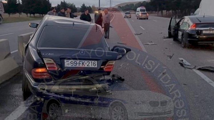    “Mersedes” hasara çırpıldı: Ölən var    