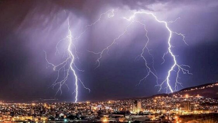    Xoşbulağa ildırım düşdü, yanğın oldu    