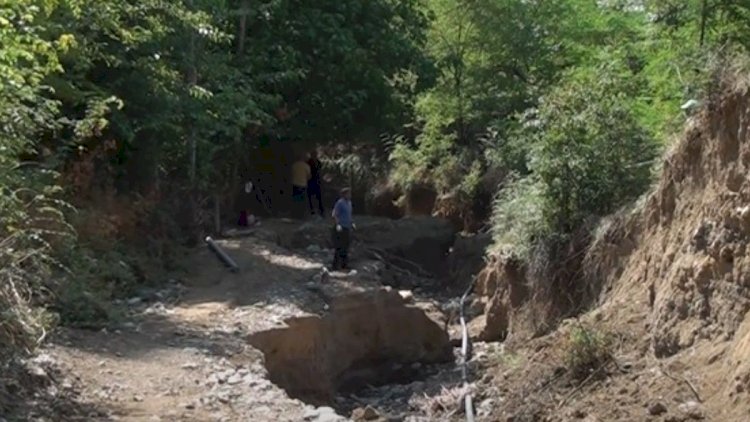    Tovuzda sel suları kəndi keçilməz etdi - Video   