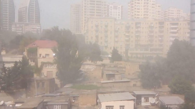    Bakıda tozlu hava: neçə gün davam edəcək?   