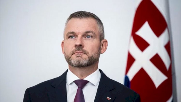    Prezident Əliyev slovakiyalı vəzifədaşını təbrik etdi   