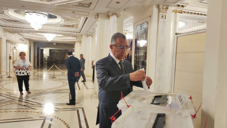    Eldar Əzizov səsvermə hüququndan istifadə etdi   