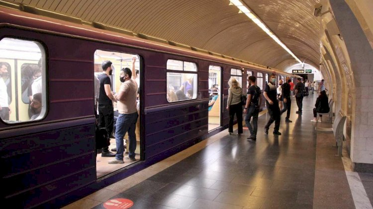    Bakı metrosunda hadisə: Sərnişinlər düşürüldü   