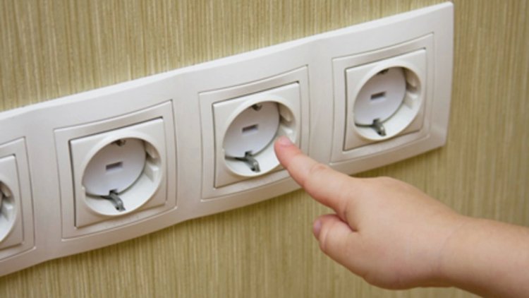    Doqquz yaşlı uşağı elektrik cərəyanı vuraraq öldürdü   