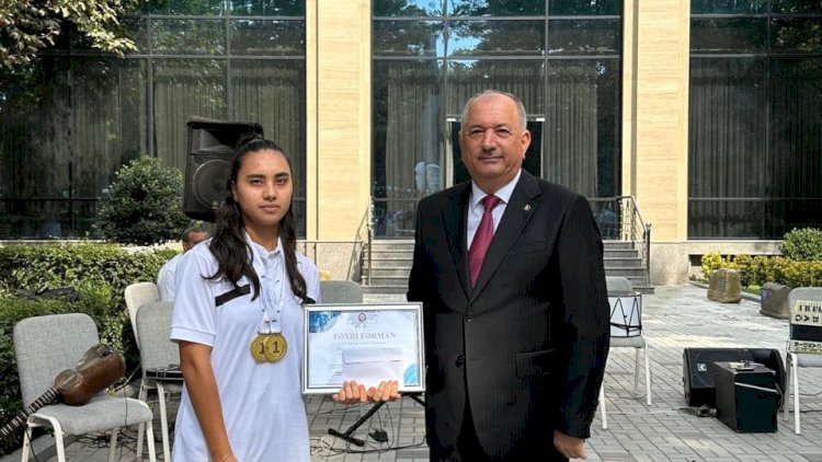    İcra başçısı yüksək bal toplayan məzunları təbrik etdi   - Fotolar