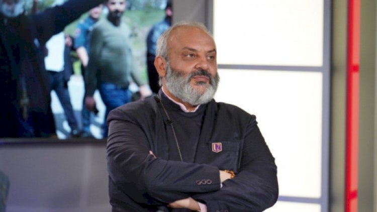    Keşiş Köçəryan və Sarkisyanla görüşdü - Ermənistan qarışır    