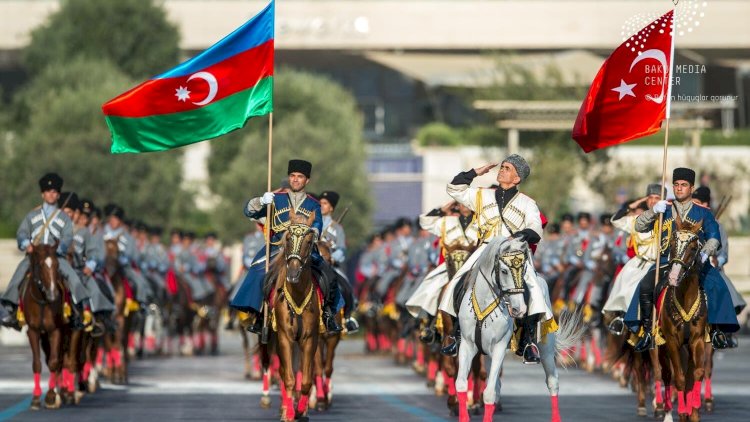   Bakının qurtuluşu və qardaşlığımızın əbədiləşdirildiyi gün   