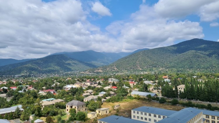    Balakəndə qəzalı vəziyyətdə olan məktəb üçün yeni bina tikilir   