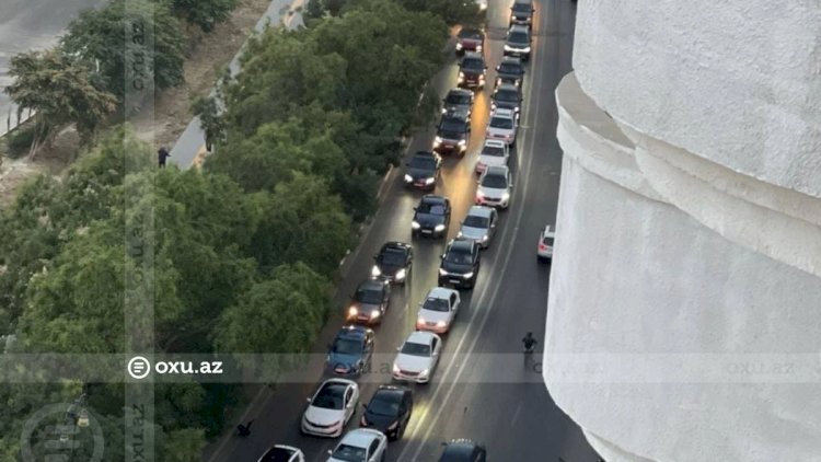    Bakıda qəza tıxaca səbəb oldu   
