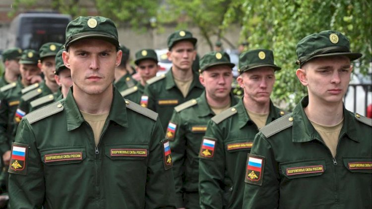    Putin Rusiya ordusunun ştat sayını artırdı   