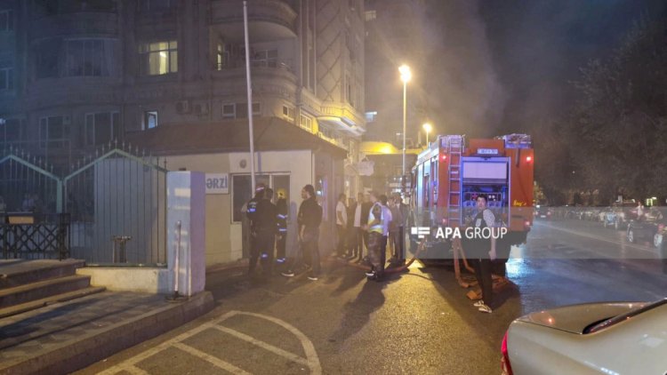    Bakıda 16 mərtəbəli binada yanğın başladı   