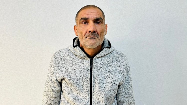    Həmkəndlisinin evini qarət etdi   