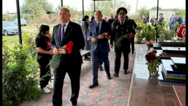    İcra başçısı antiterror şəhidinin məzarını ziyarət etdi - FOTOLAR   