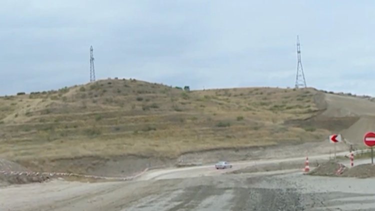    Ağdam-Əsgəran-Xocalı-Xankəndi yolunun tikintisindən son görüntülər - Video   