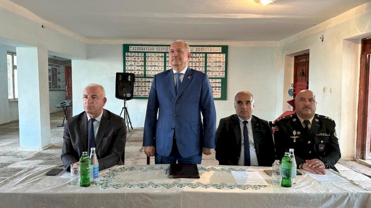    İcra başçısı sakinlərə səsləndi: “Sizi narahat edən məsələlərdən danışın”    