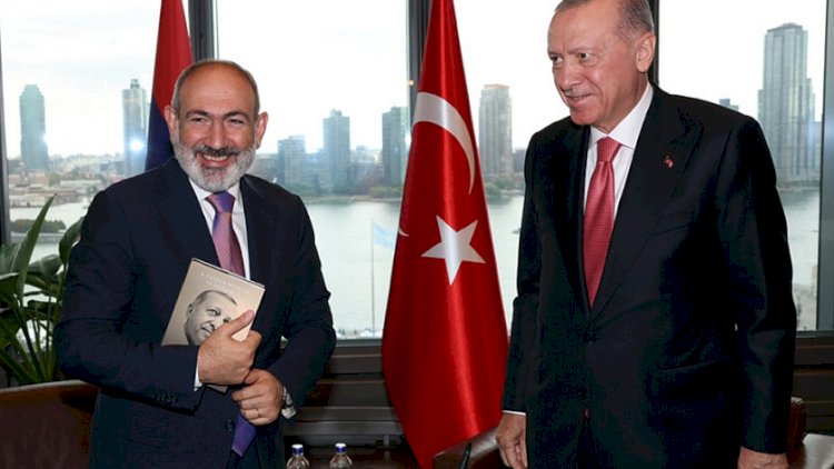    Ərdoğanla görüşdə gözdən qaçan detal: Paşinyan elə bir hərəkət elədi ki...   