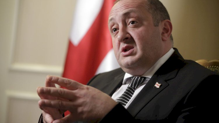    Eks-prezident müxalifətə qoşuldu    