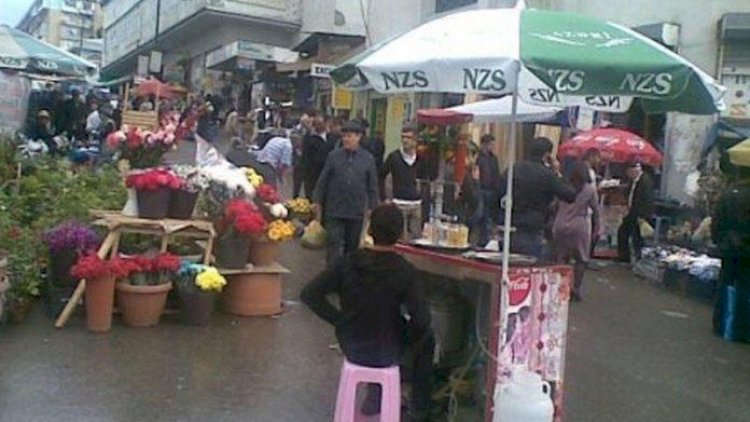    Ahıl kişi bazarda öldü   
