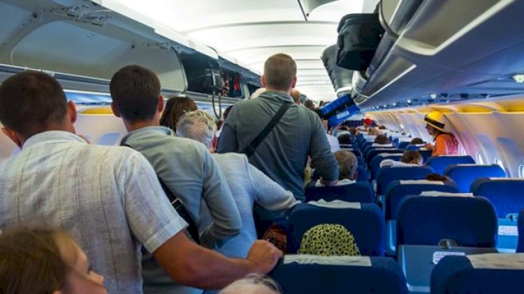    Moskva-Gəncə təyyarəsində halı pisləşən qadın aeroportda öldü    