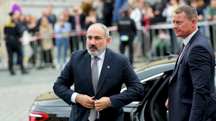    “Paşinyan Bakıda kameralar qarşısında gülümsəyəndə...”   