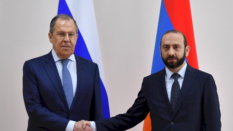    Lavrovla Mirzoyan arasında qəribə söhbət: “Uşaqlar it kimi geyinirlər”   