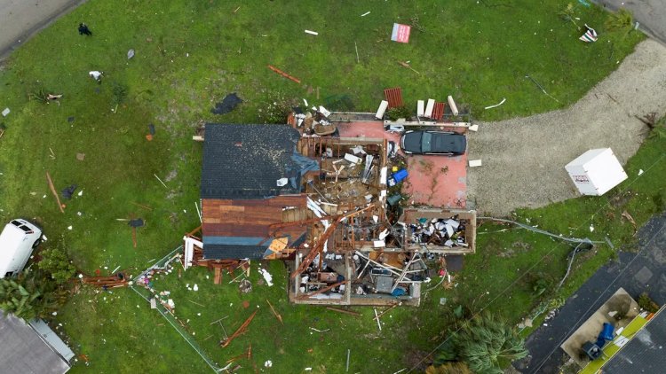    Qasırğa Amerikanı vurdu: milyonlarla insan işıqsız, evsiz qaldı    