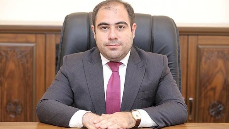    Nazir müavini istefa verdi    