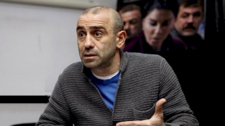    Vahid Mustafayevin mağazasından 330 minlik saat oğurlandı   