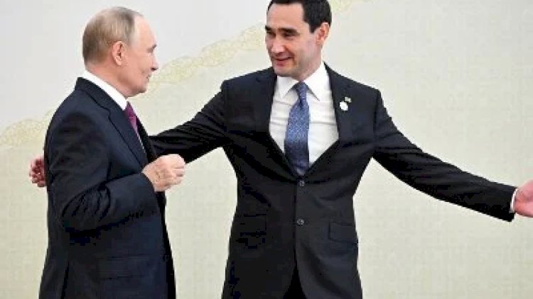    Berdıməhəmmədov Putini medalla təltif etdi   
