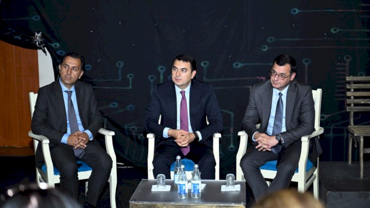    Nazir Yuğ Teatrının problemindən danışdı   