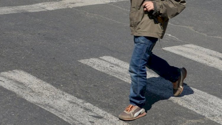    Qəbələdə avtomobil doqquz yaşlı uşağı vuraraq öldürdü   