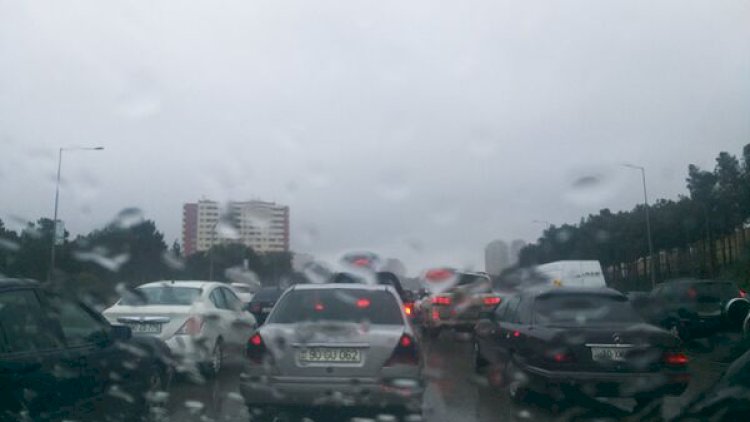   Bakıda tıxaclar, marşrut böhranı –   ÇIXIŞ YOLU