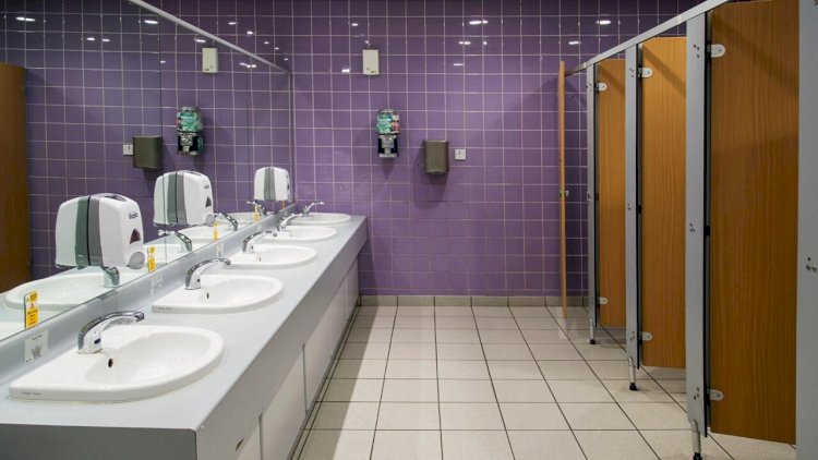   Aeroportun tualetindən yeni doğulmuş körpə tapıldı - FOTO   