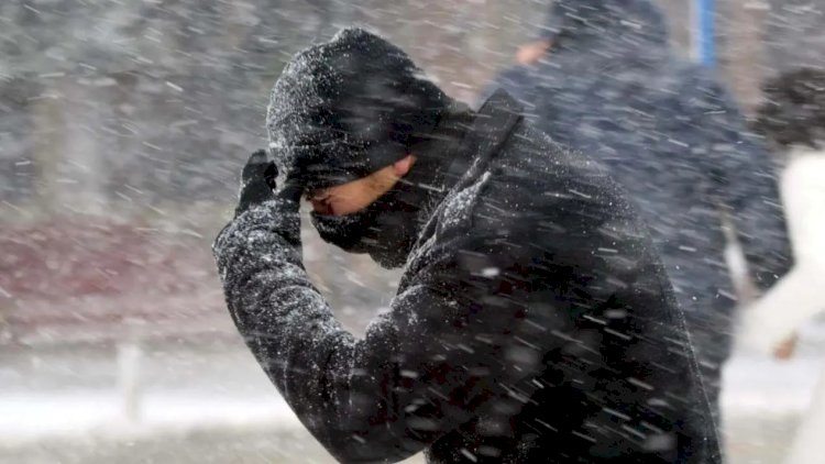    Bu axşam qar yağacaq –   Qış qapıda...