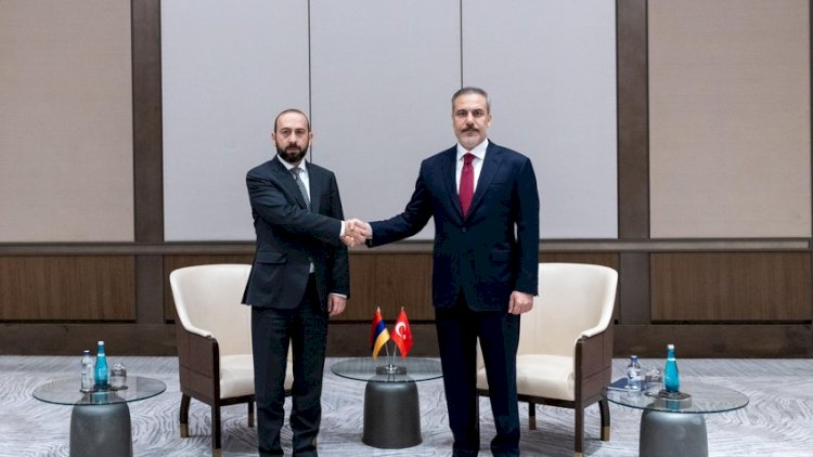    Fidan erməni vəzifədaşı ilə müzakirələr apardı   
